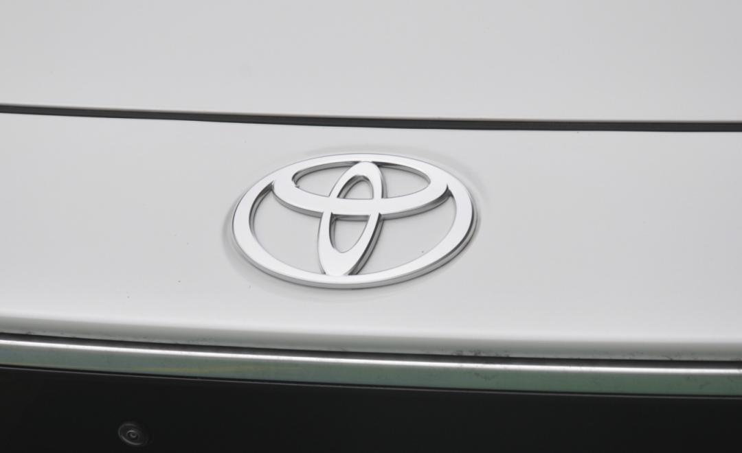 丰田官宣新能源汽车,丰田荣放官宣图