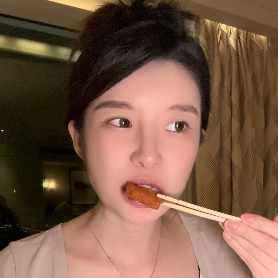 肚子下部突然刺痛,肚子会突然的刺痛一下是怎么回事