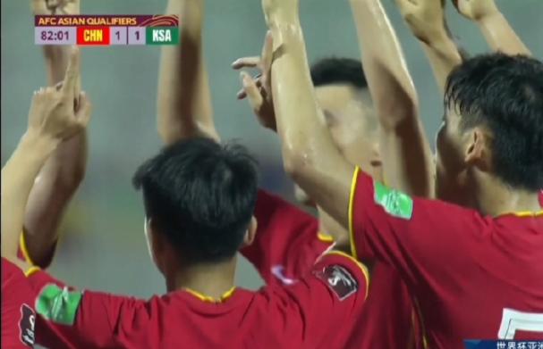国足0比3韩国朱辰杰,国足0比0日本朱辰杰抽射