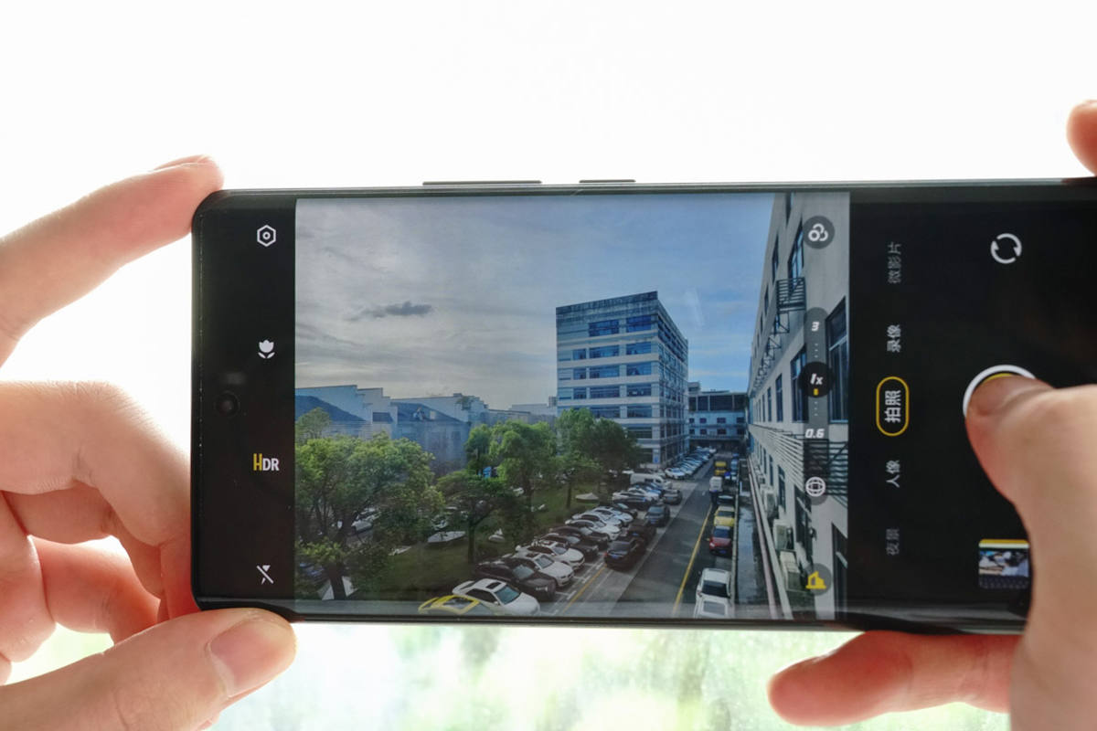 iqoo10pro200w快充小白测评,iqoo10pro测评200w快充究竟有多快