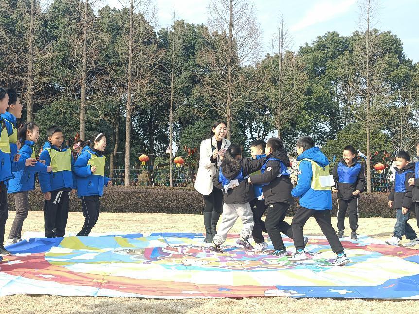 江苏大型儿童成长节目剪刀石头布,小鸭嘎嘎儿歌石头剪刀布早教0-3岁