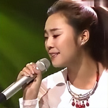 歌手云朵到ktv视频,云朵叫板那英是哪一期