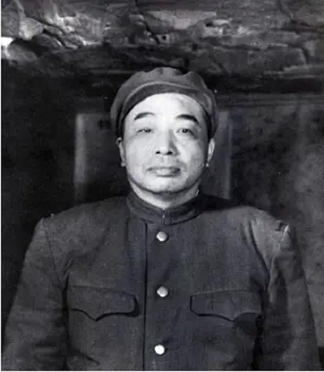 毛岸英为何一直葬在朝鲜？看了彭德怀一封信，才知主席用心良苦