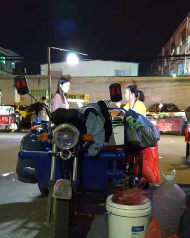 东莞麻辣烫,东莞常平步行街摆摊麻辣烫