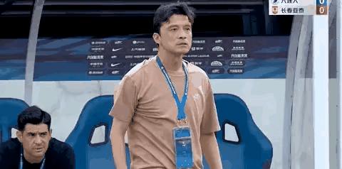 足球逼抢如何有压迫感,逼抢足球