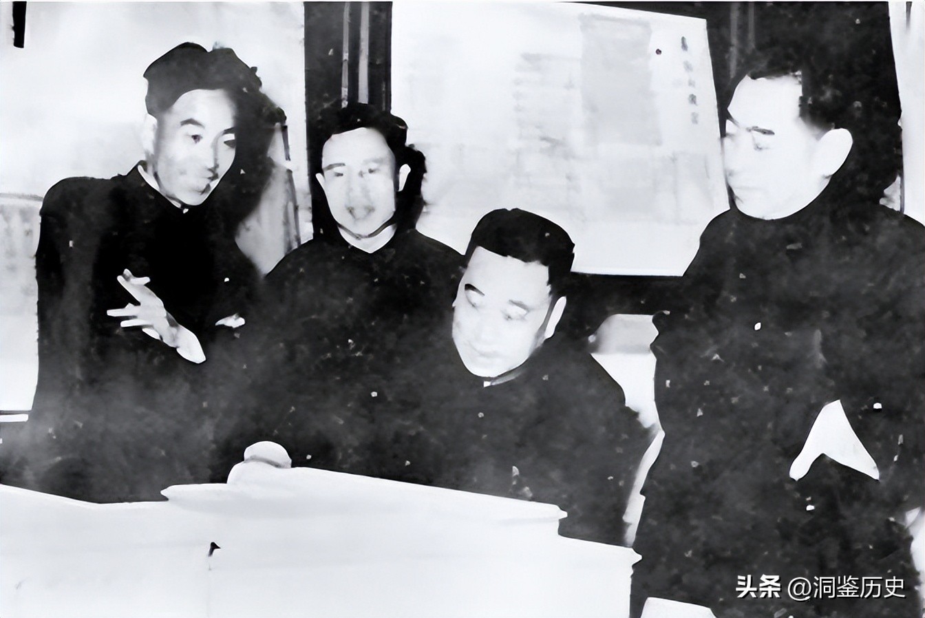 59年人民大会堂落成，毛主席视察时指着天花板笑问：这是谁的主意