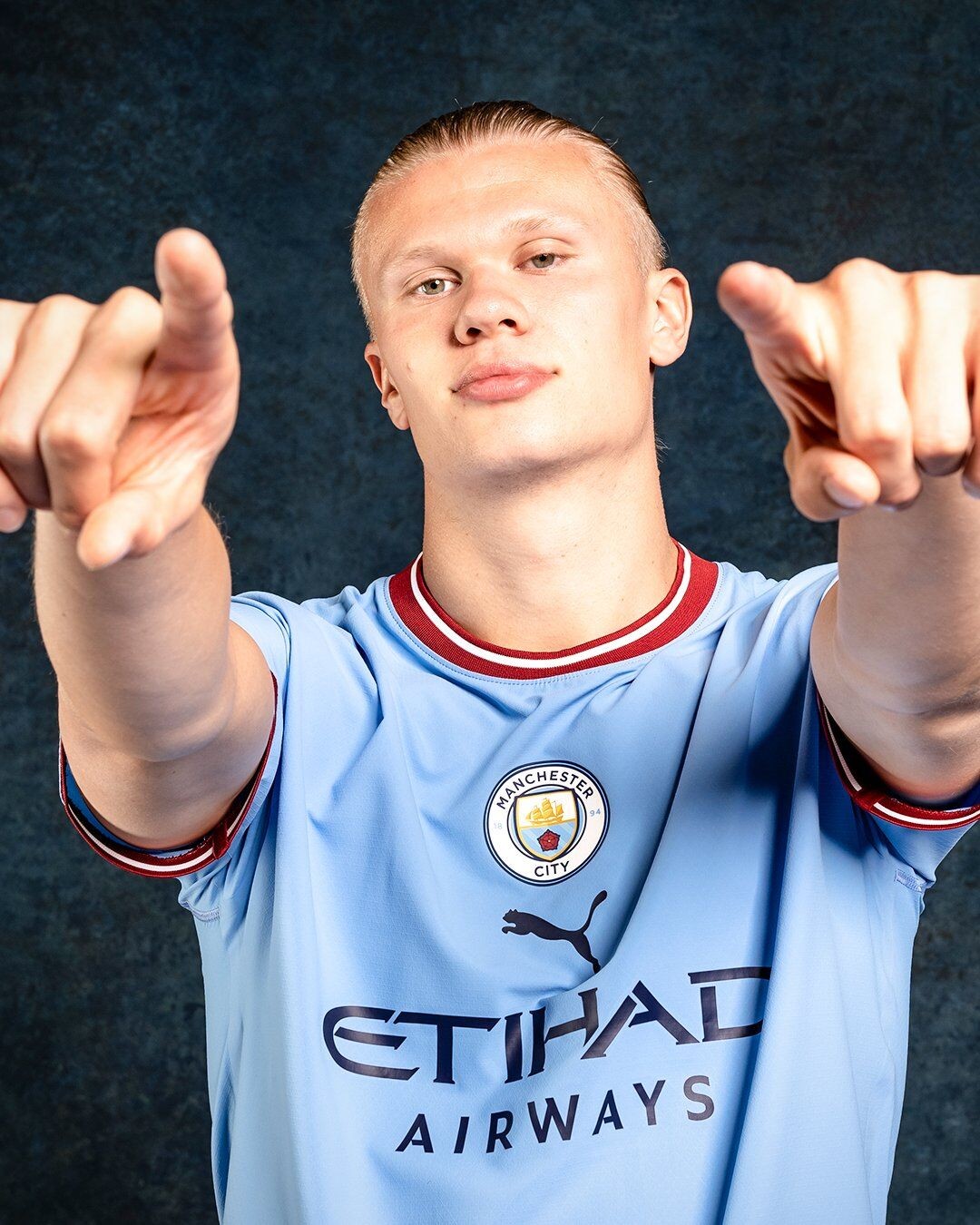 足坛十大神锋哈兰德,足球经典瞬间哈兰德