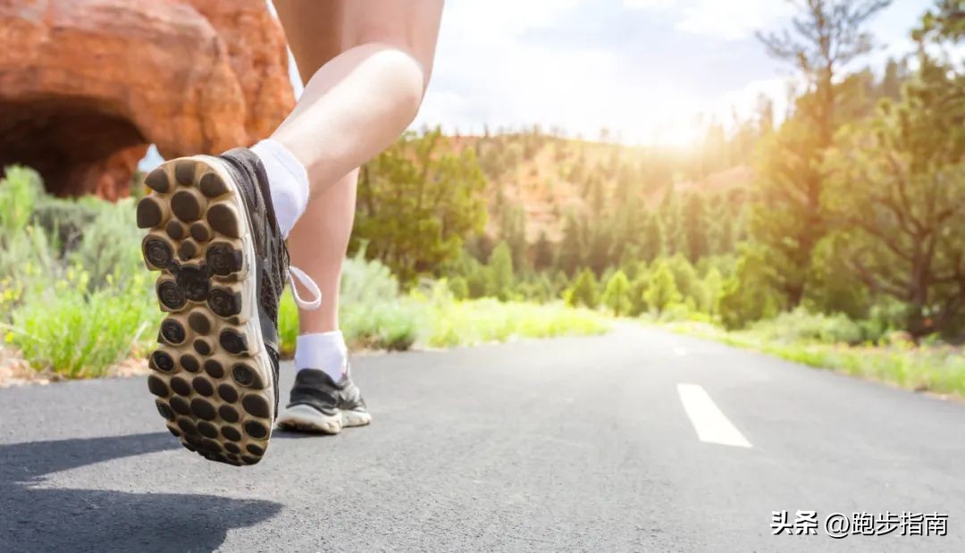为什么人跑步都是前掌着地,跑步前掌着地小腿疼