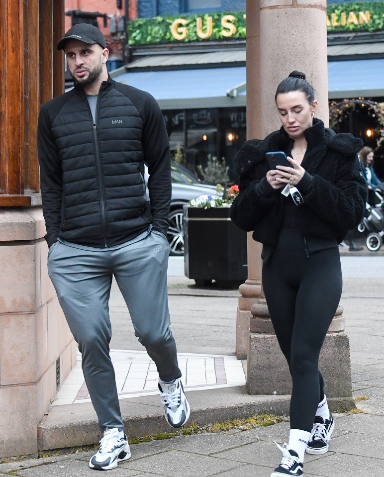 沃克再出丑闻！酒吧当众遛鸟，举止出格还袭击陌生女子