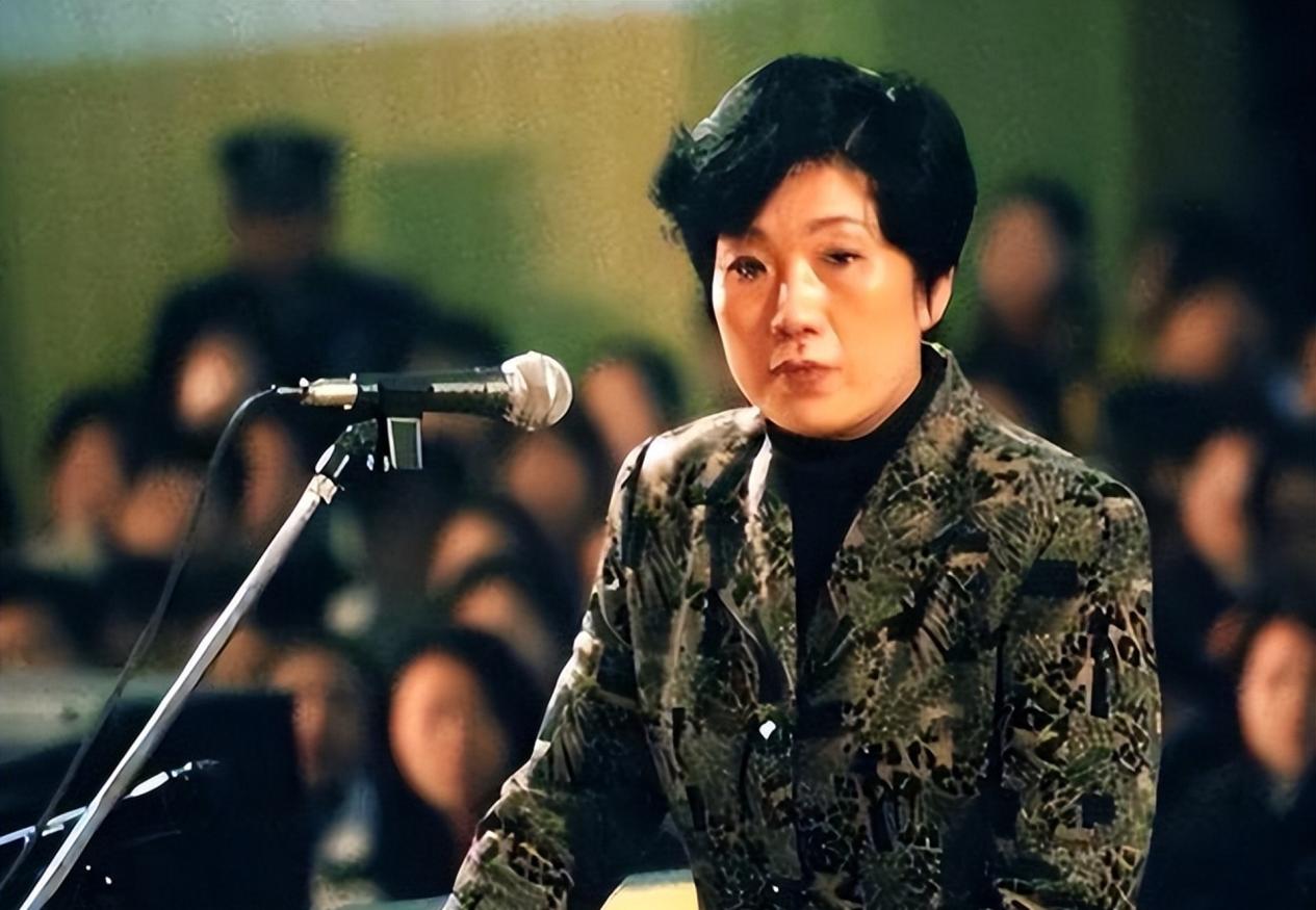 母亲出轨抛弃家庭和儿女,母亲出轨父亲被杀儿子心理扭曲