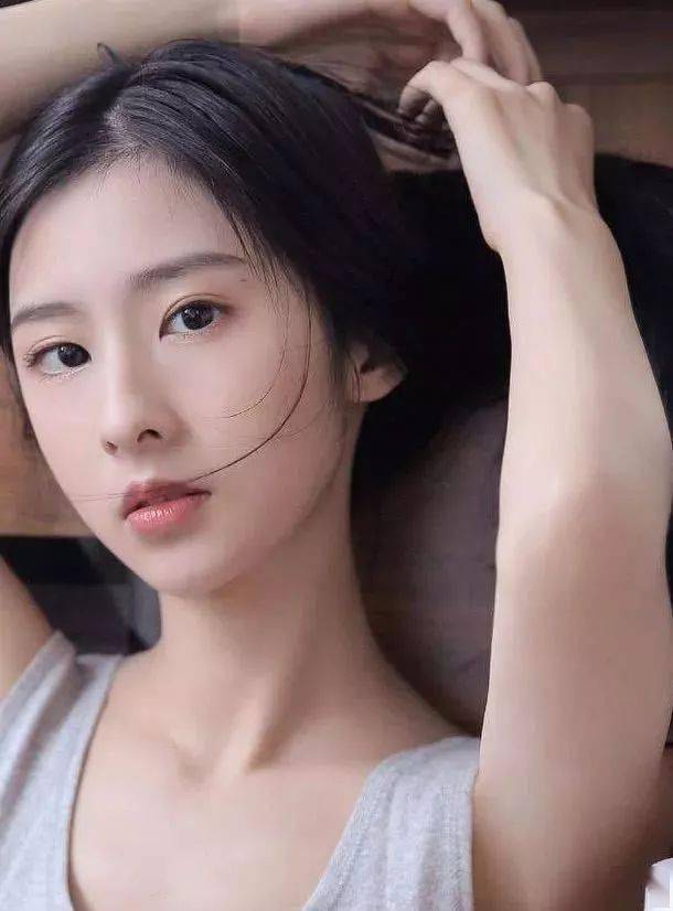 长期化妆和长期素颜的脸对比,长期素颜和化妆的区别