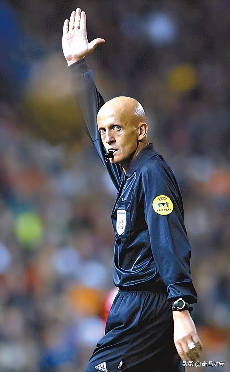 卡塔尔世界杯光头裁判科里纳,卡塔尔世界杯光头裁判