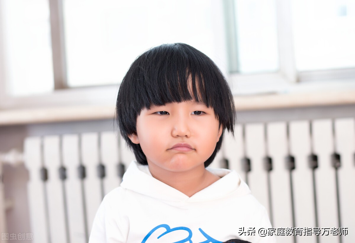 孩子爱撒娇父母该如何教育,小孩撒娇怎么办