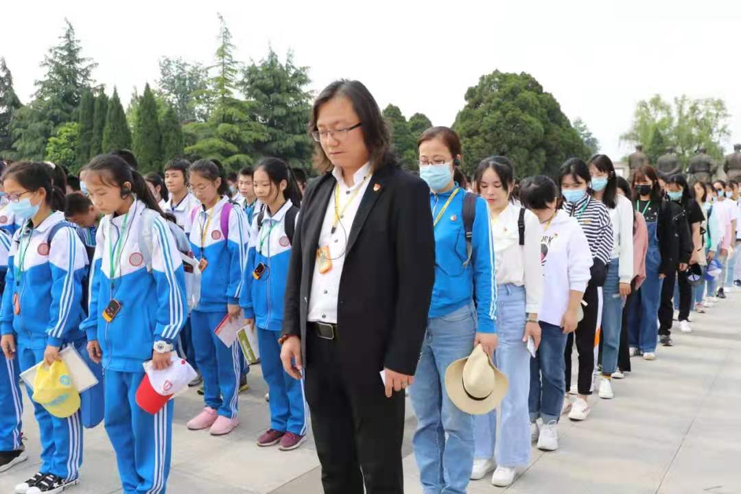 西安高新第四完全中学和第一学校,西安高新区第四完全中学