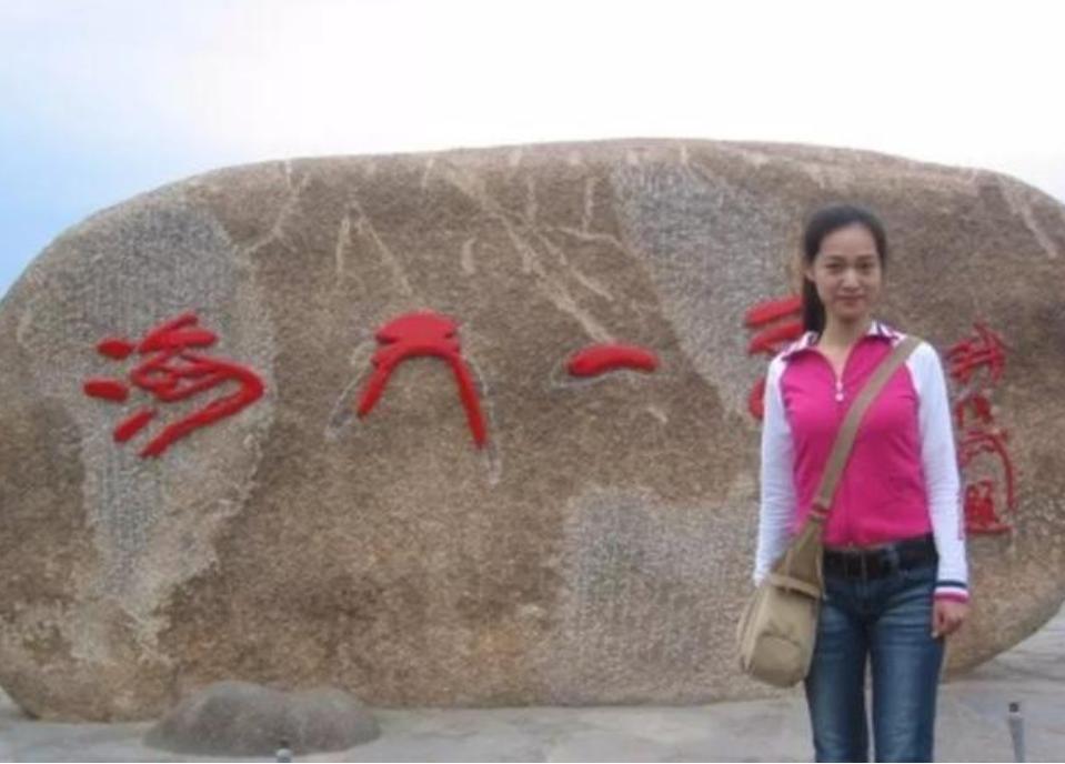 广东女孩被母亲送精神病院出家,被父母三次送精神病院后出家