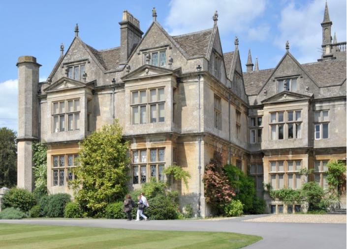 英国体育专业出国留学费用,英国体育专业名校