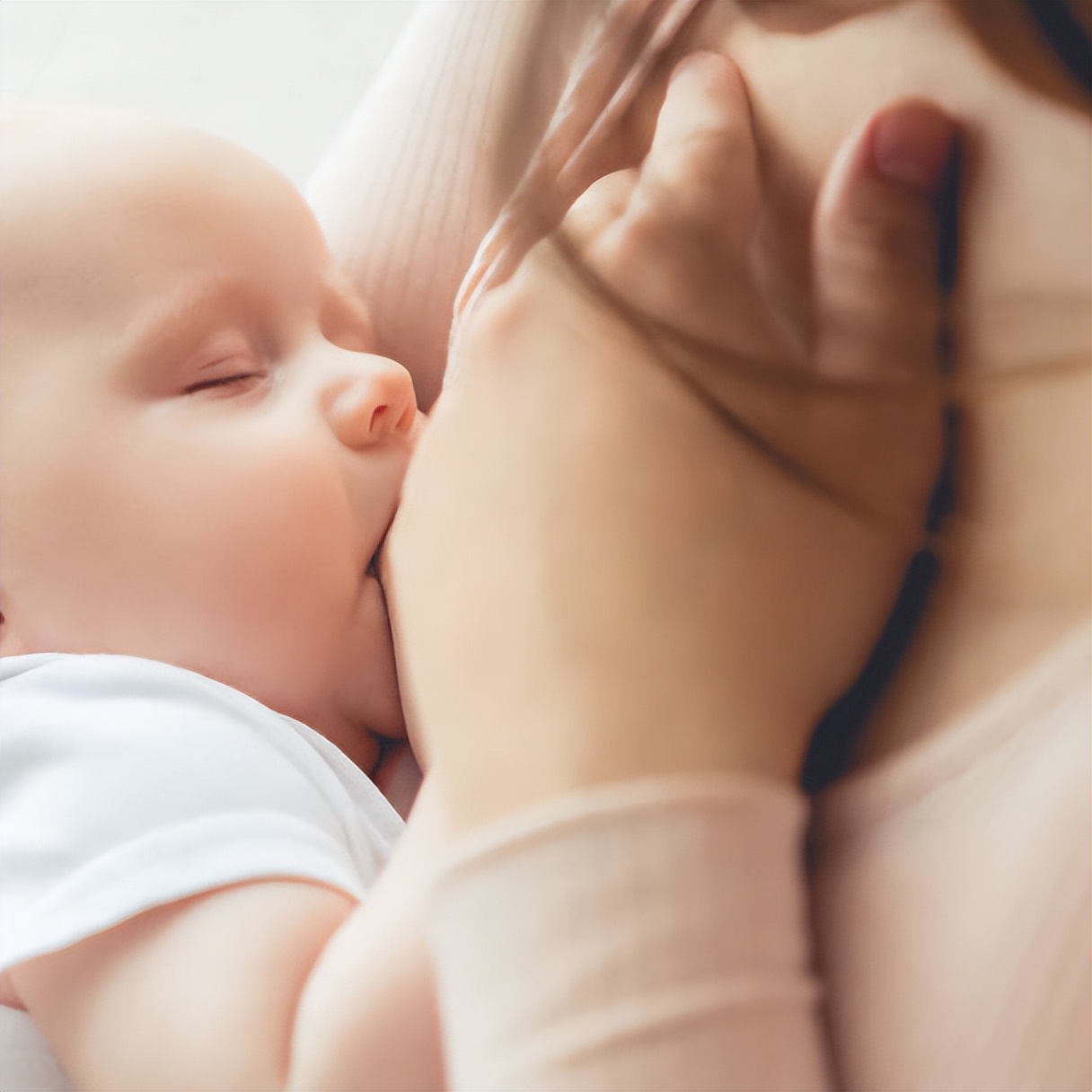 母乳喂养堵奶原因是什么,母乳喂养总是堵奶是什么原因