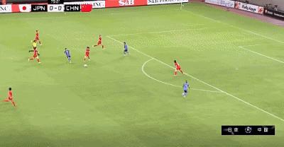 中国女足被日本队压着打!8号为何总把球踢出界?王炸首发也不灵