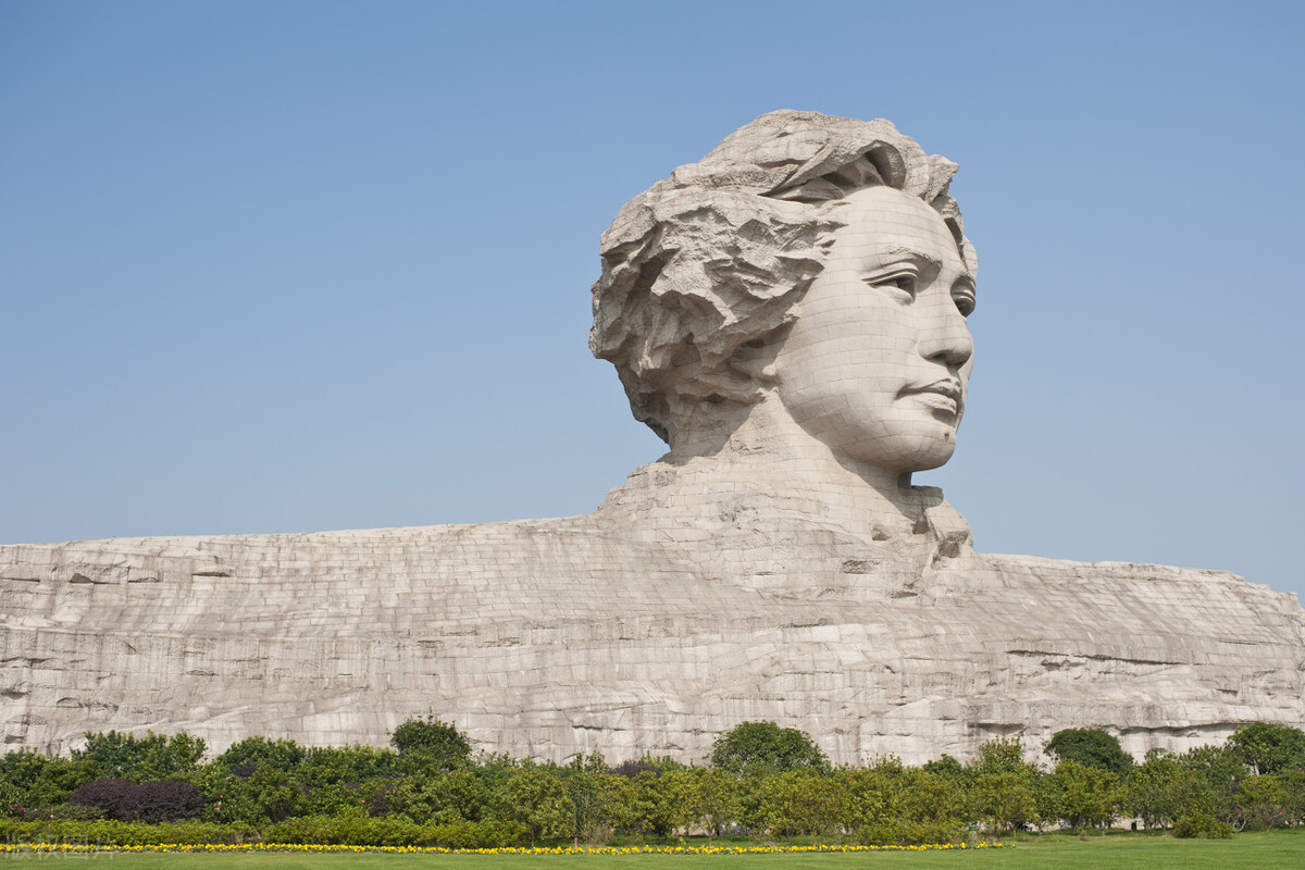 长沙国金中心网红打卡公仔雕像,湖南长沙网红打卡旅游景点