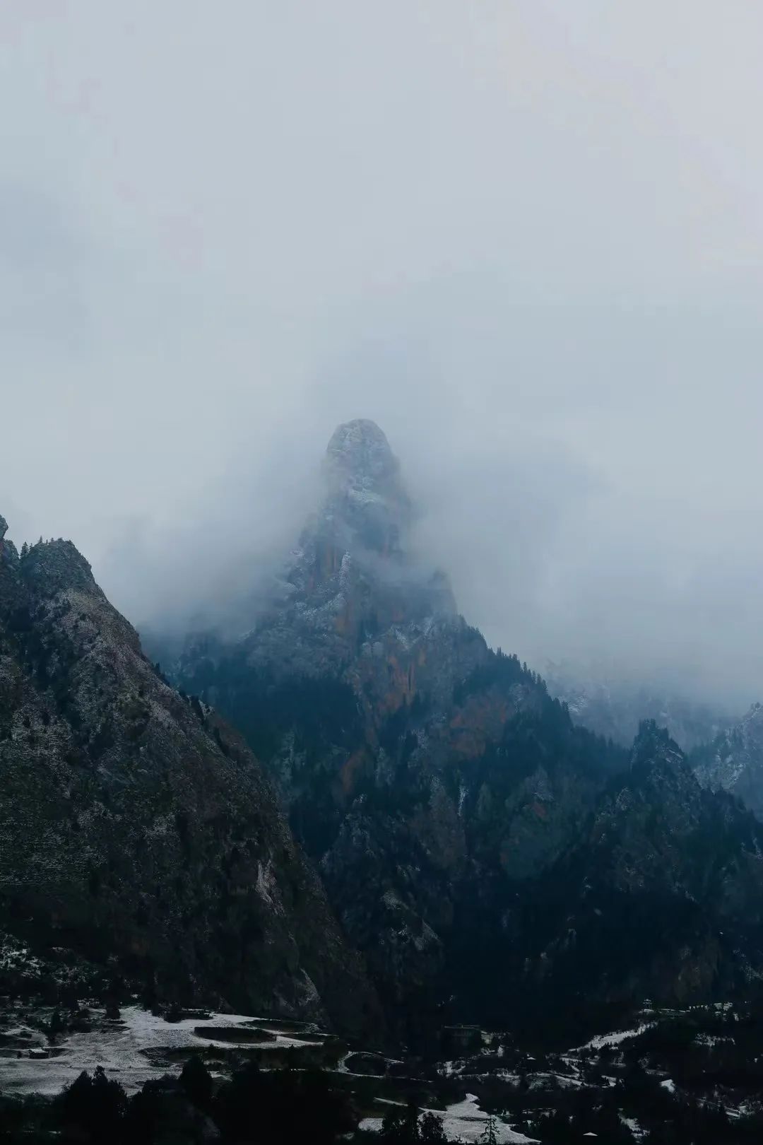 都去挤*疆新**？我选这个20°C的西北秘境