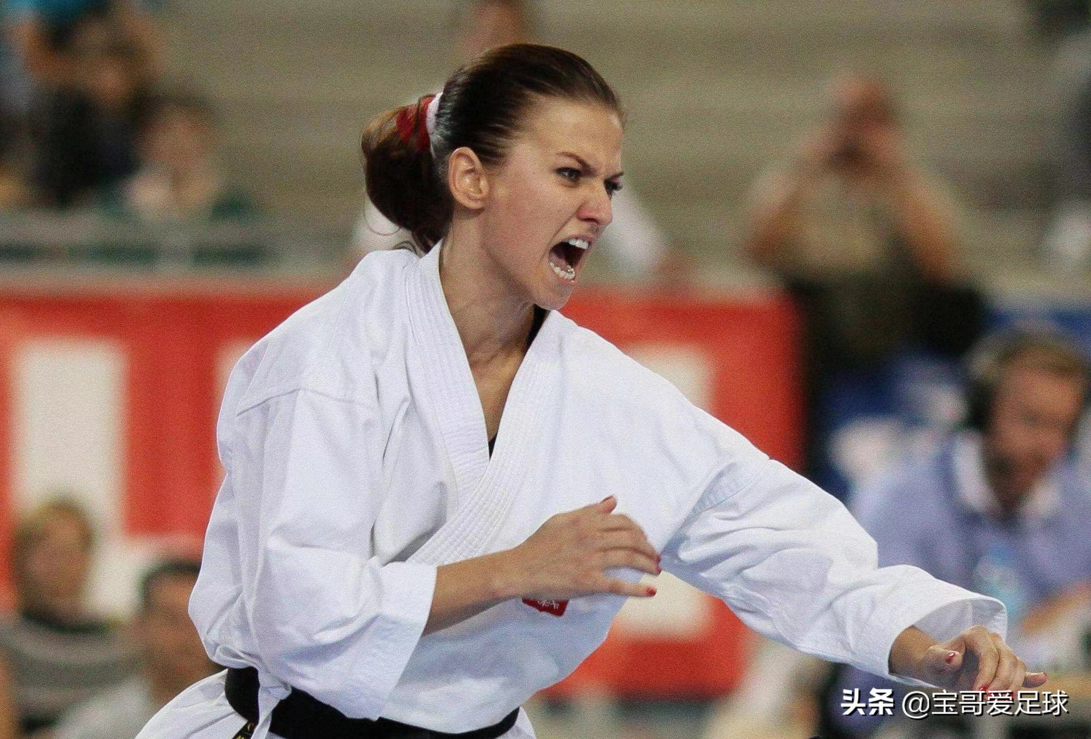 球星梅西的妻子,足球球王梅西的妻子