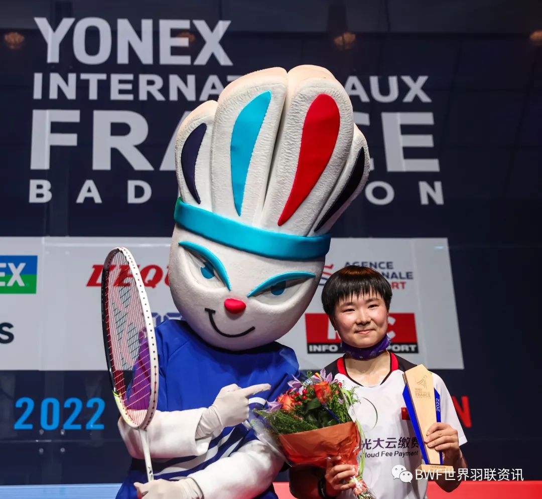 何冰娇石宇奇打球,何冰娇几岁开始练球