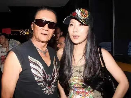 被84岁谢贤养了12年,被谢贤养了12年的coco