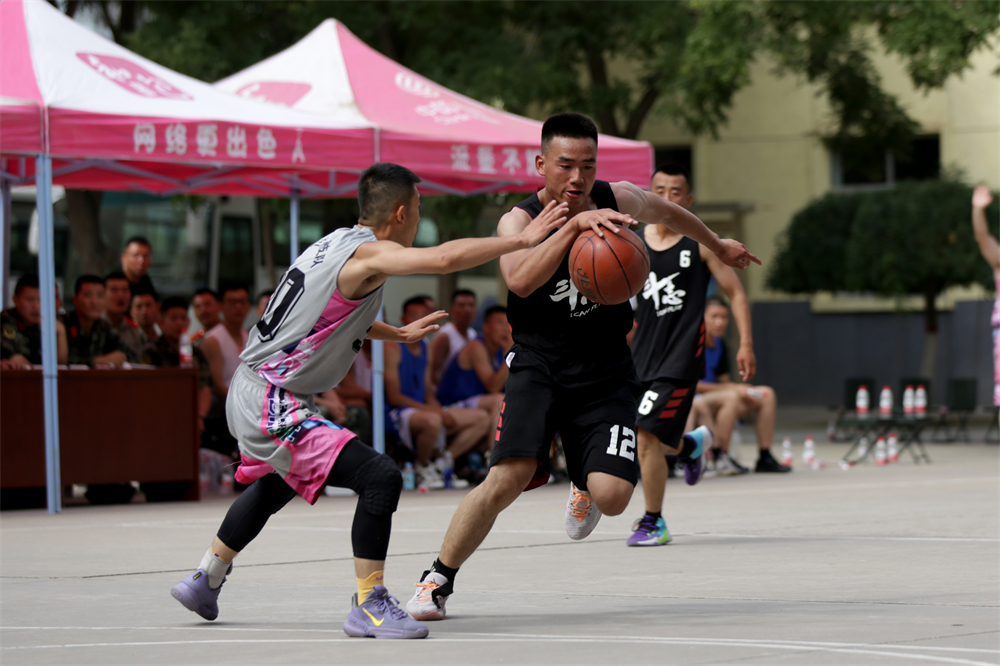 迎“篮”而上青春飞扬