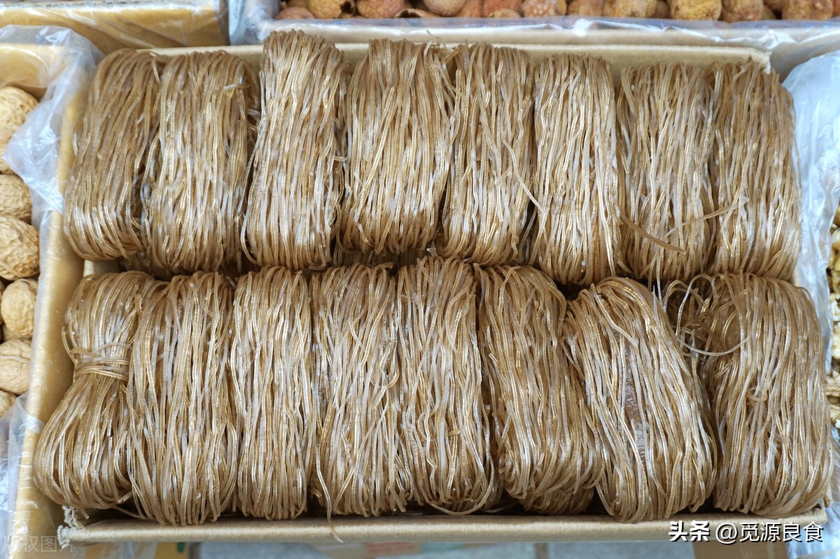 如何鉴别红薯粉丝火烧真假,红薯粉条真假用打火机烧