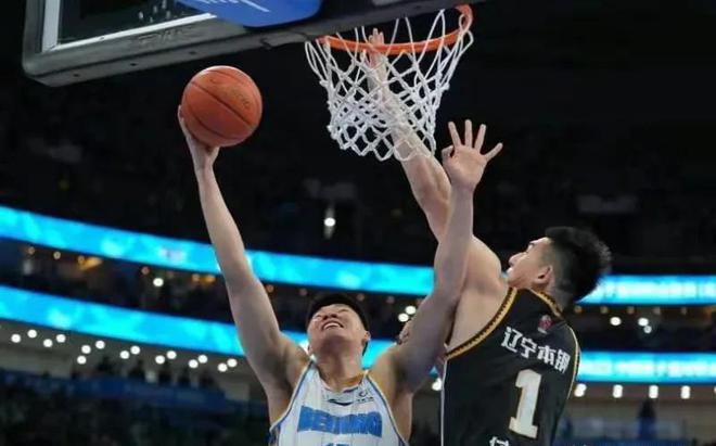 打响第一枪篮球,辽宁男篮全新12人轮换出征季后赛