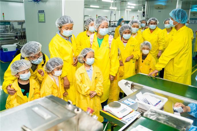 全棉时代为何深受消费者喜爱？走进品牌工厂探秘