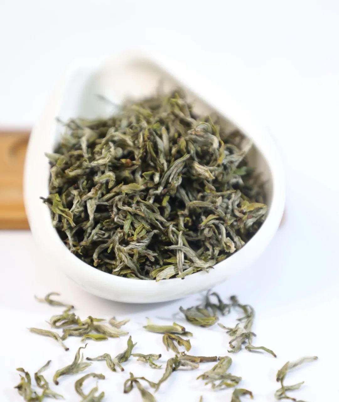 茶叶品种和茶名的由来有哪些呢,茶科普一起了解茶的起源