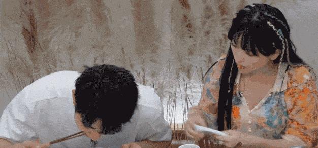 42岁确诊重度恋爱脑？拉倒吧，她可不是小白兔！