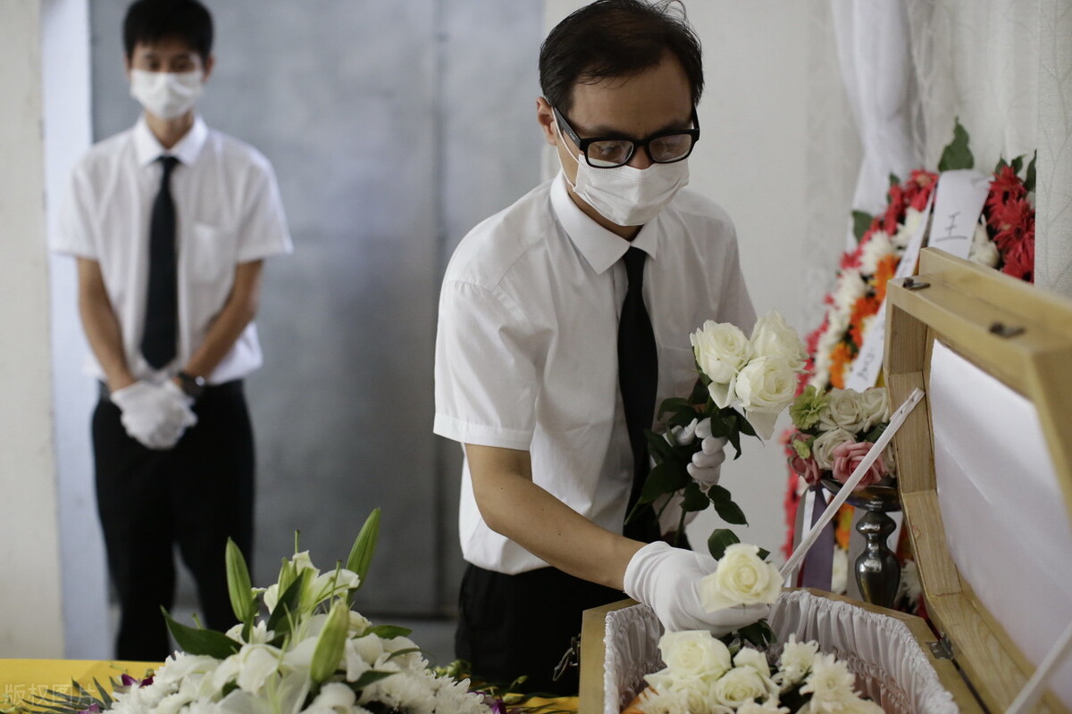 公务员在编和合同工有什么区别,三种公务员最不值得考