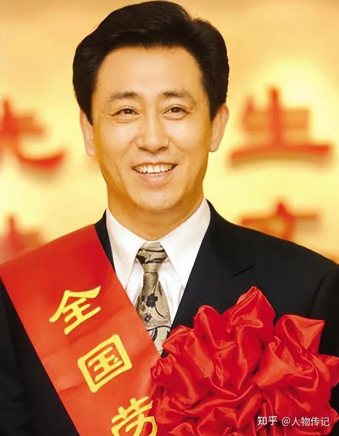 许家印承认恒大总资产1.699万亿,许家印恒大负债共多少个亿