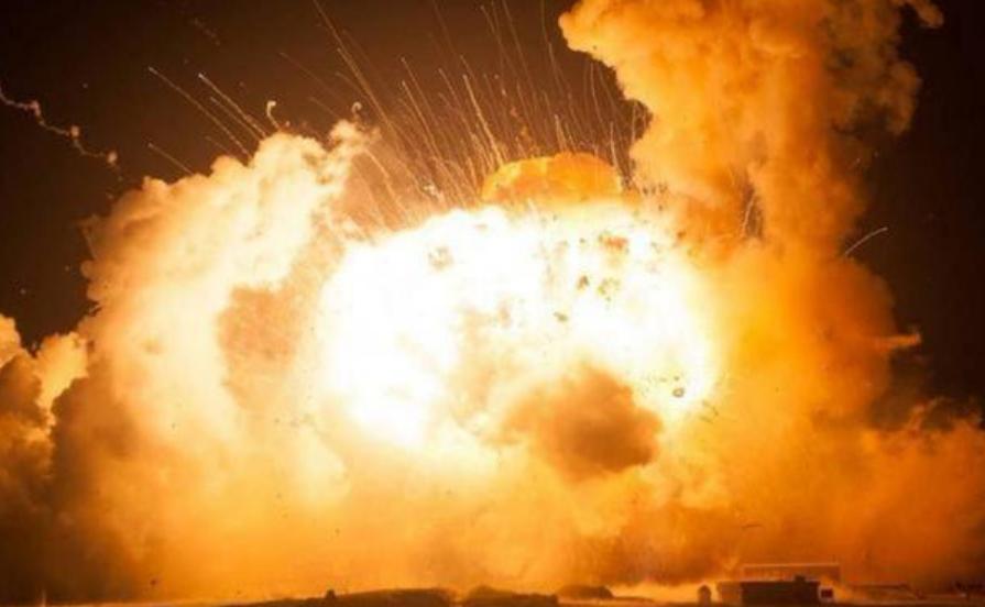 俄日炙成乌军噩梦！2枚温压弹摧毁据点，2500℃连人带物一起蒸发