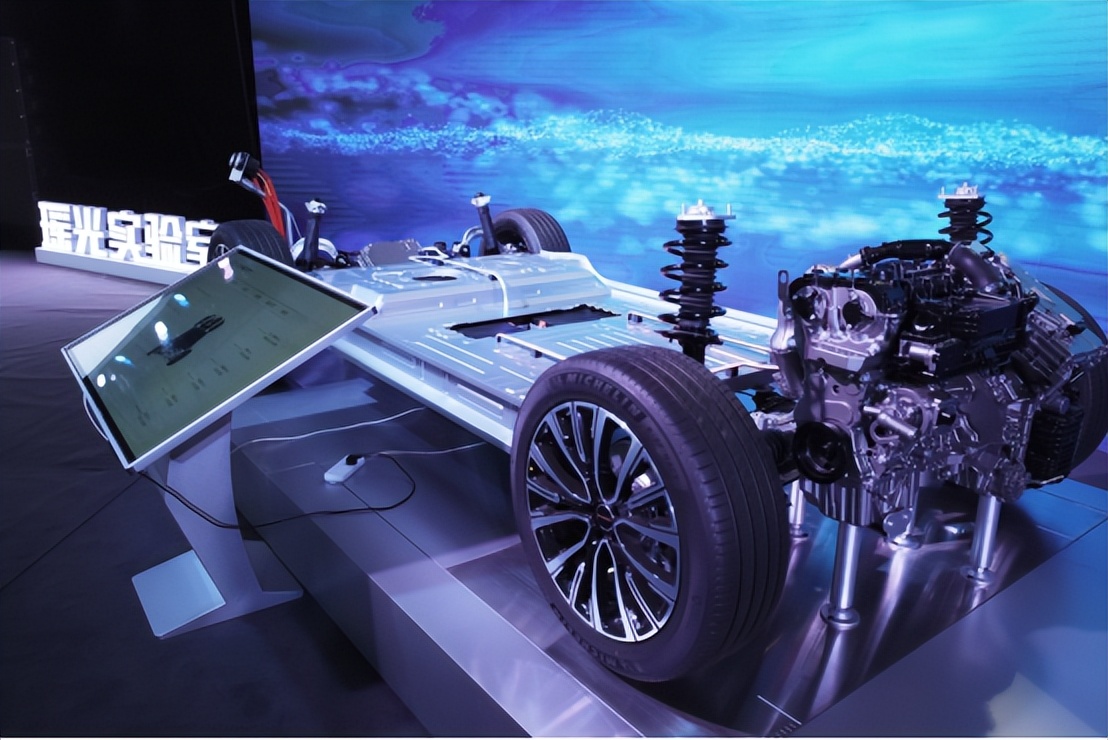 星途瑶光飞鱼版两驱沉浸式驾驶,星途瑶光飞鱼版底盘六座