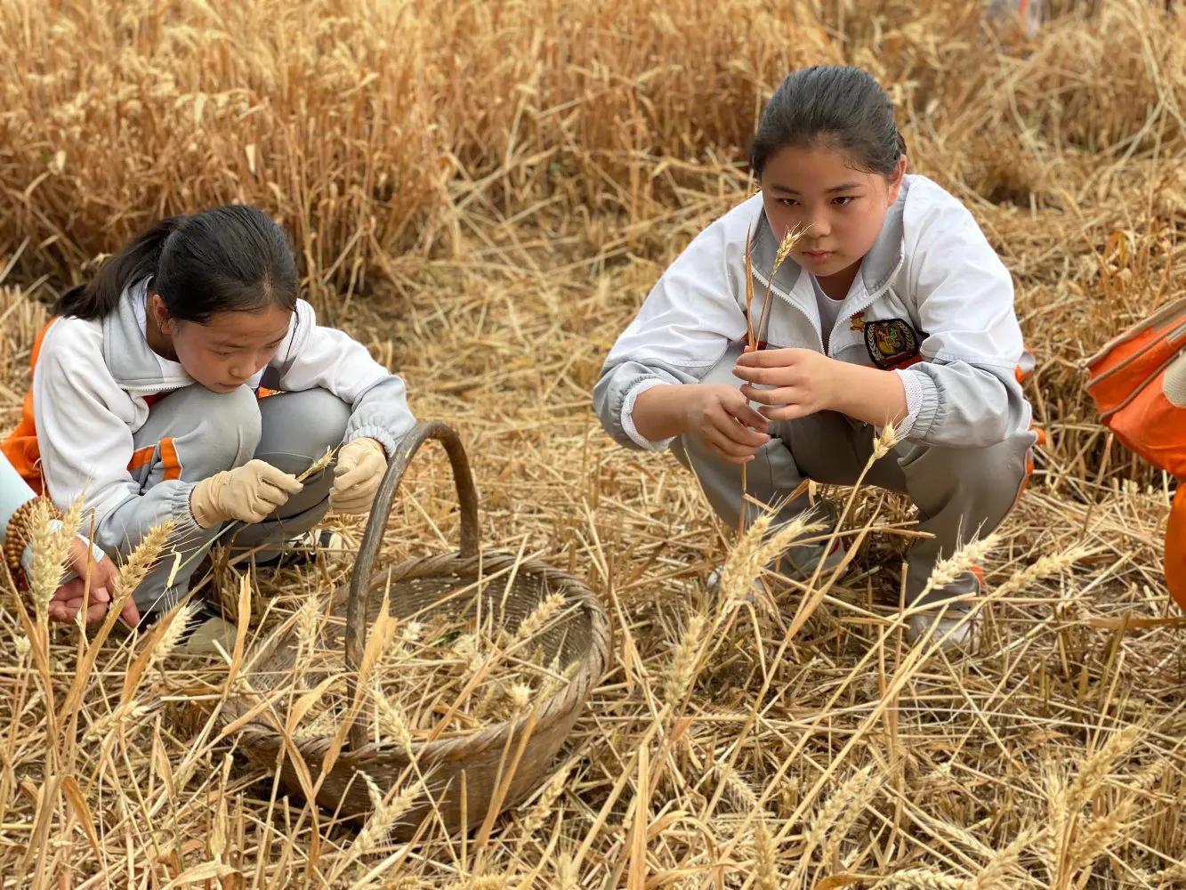 不同时期的儿童节,祖孙三代同祝儿童节快乐
