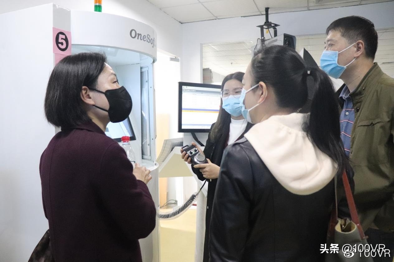 厦门市人社局走进凤凰创壹参观体验元宇宙最新技术