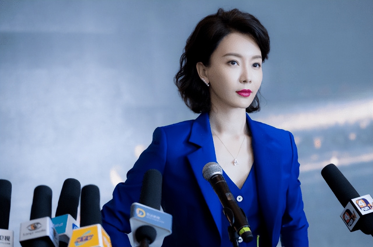 今年春天最流行的减龄穿搭,适合25岁到30岁的女装外套春季