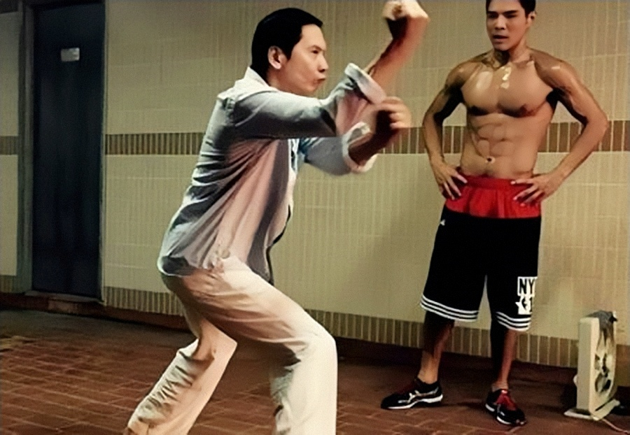 新义安“二代龙头”向华炎，群龙无首之时力挽狂澜，晚年热心公益