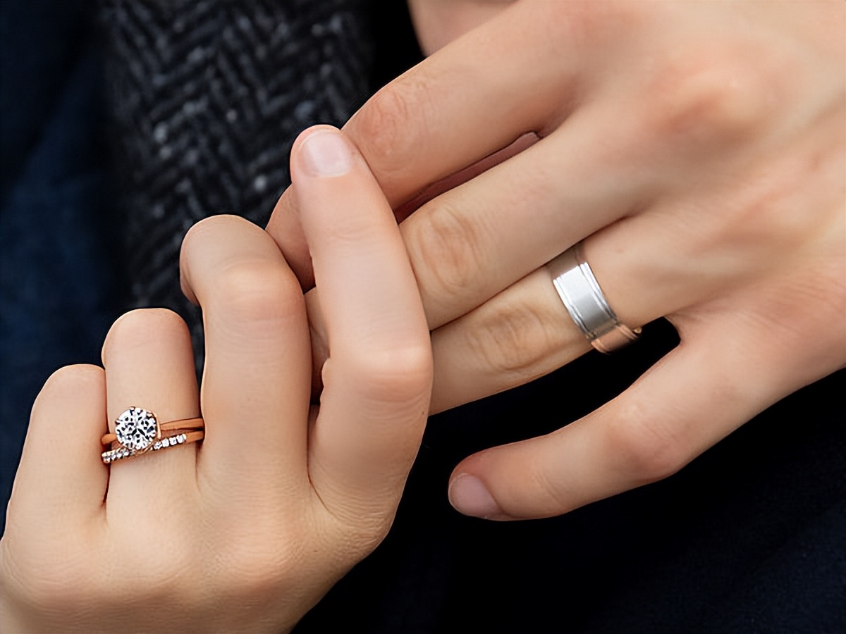 bluenile蓝宝石钻戒,bluenile钻戒官网