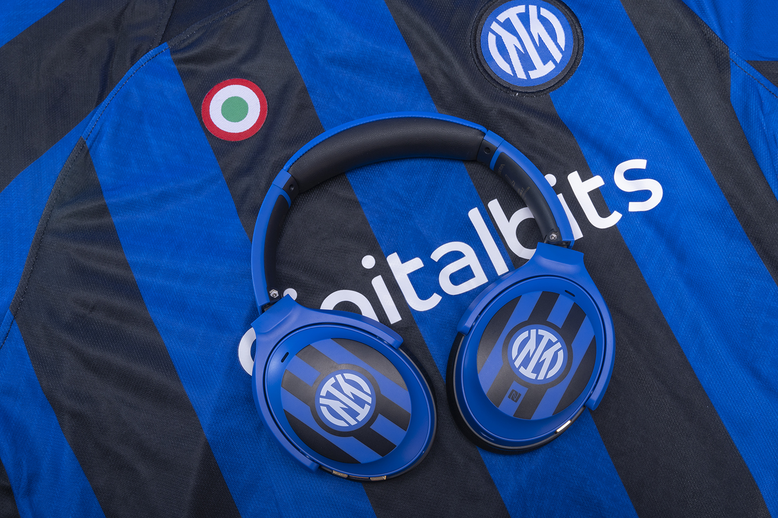 与国际米兰同行，入手西伯利亚羽DM01BA国际米兰定制款