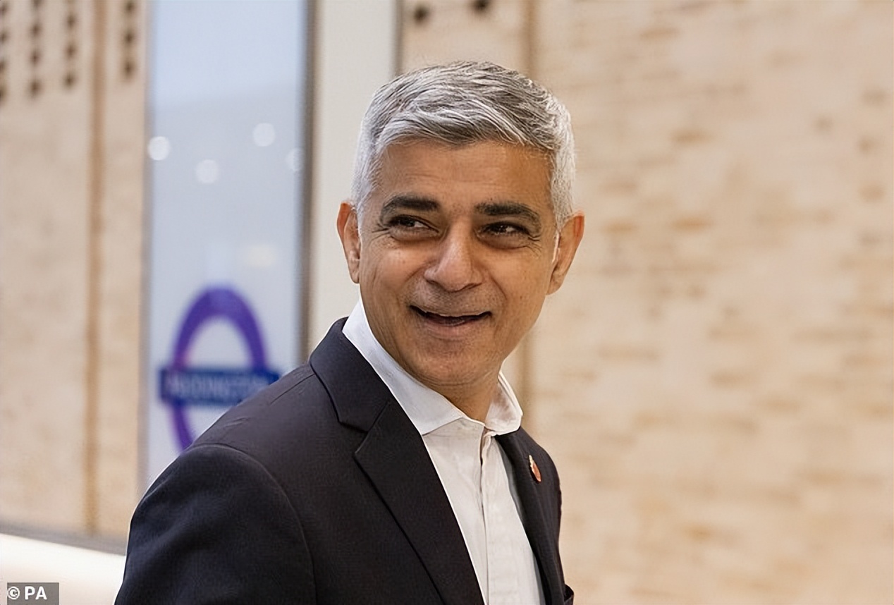 警方查获价值5000万假冒奢侈品,广州查获4万件假冒香奈儿化妆品