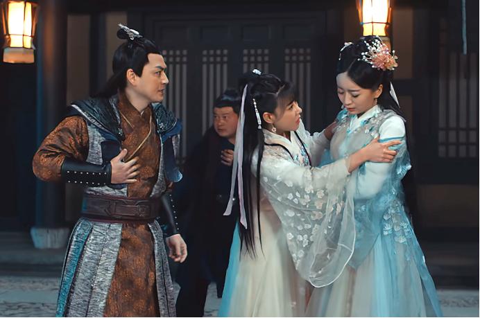 43岁还在演纯情少年？糊了的“花弄影”，为何沦为烂片主角？