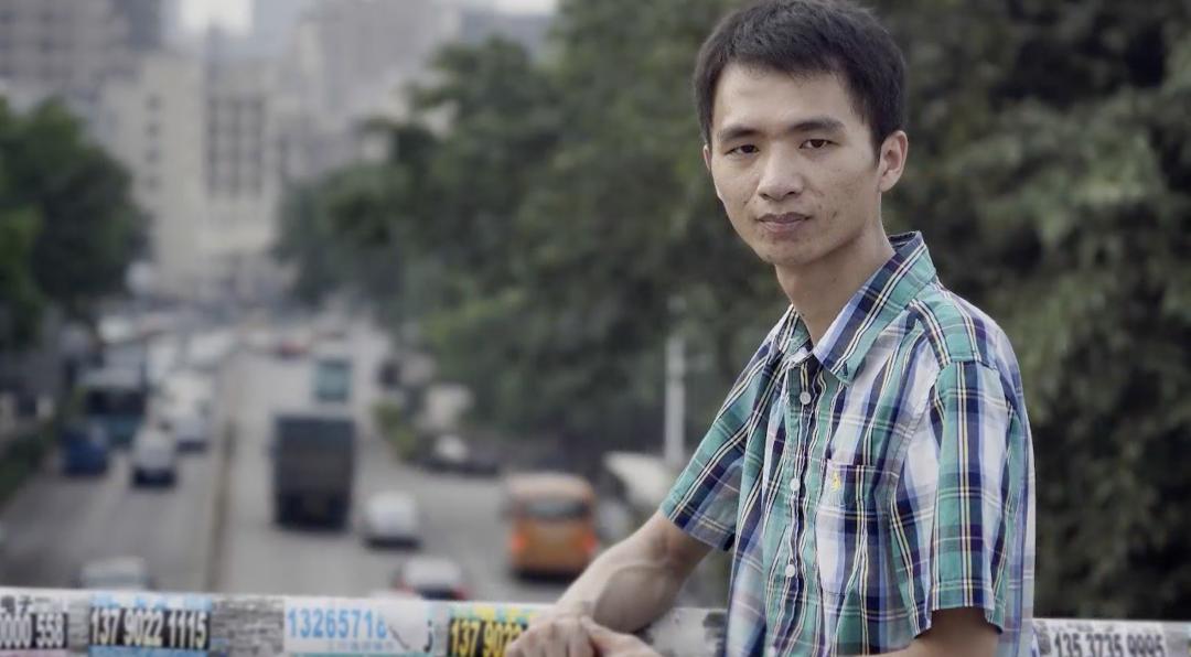 他跳楼自杀,但故事没有结束