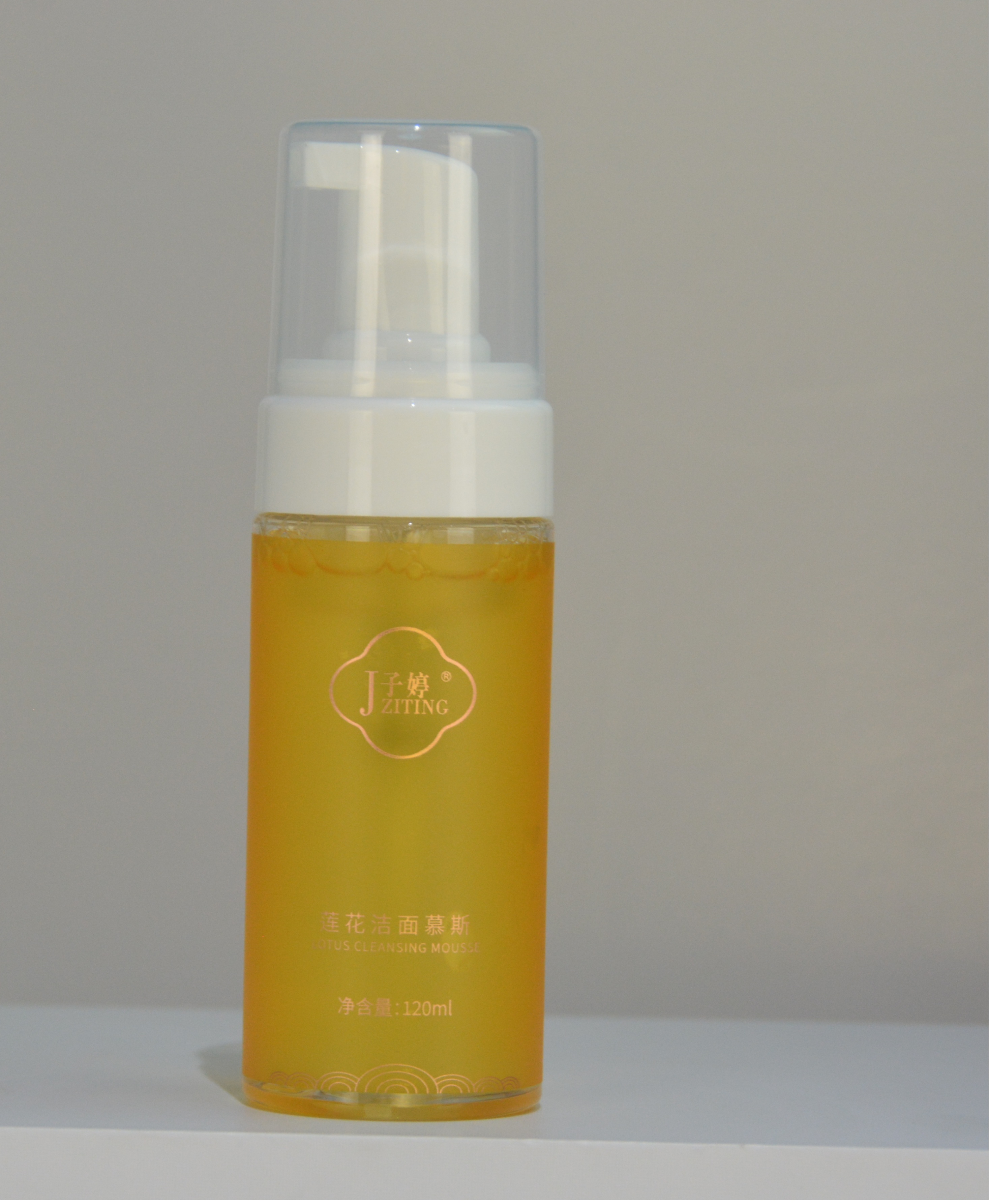 J子婷“花语焕颜组合”功效时代下，它重塑了美白产品的高水准