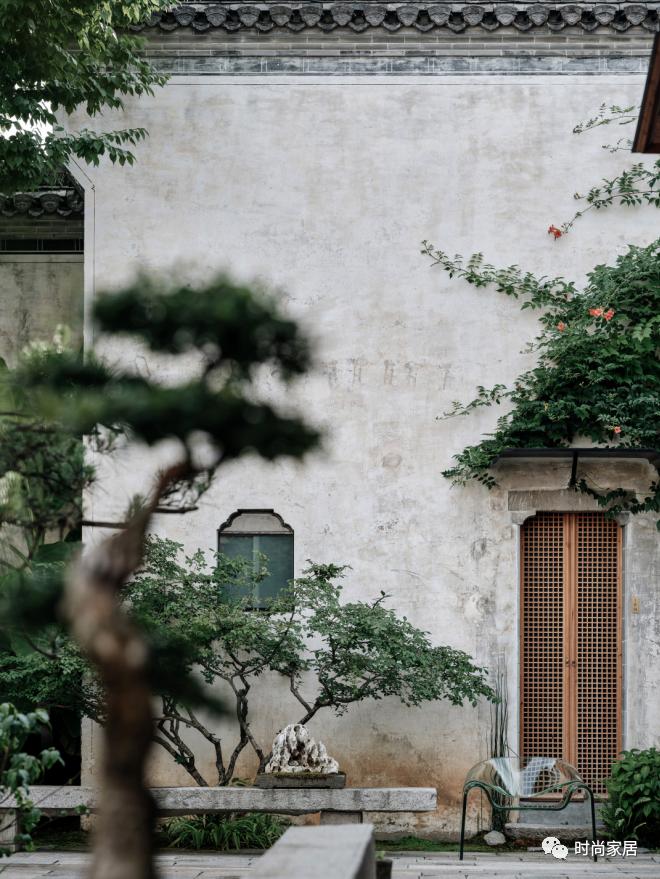 明代老建筑,他买下了一座废弃很久的古宅