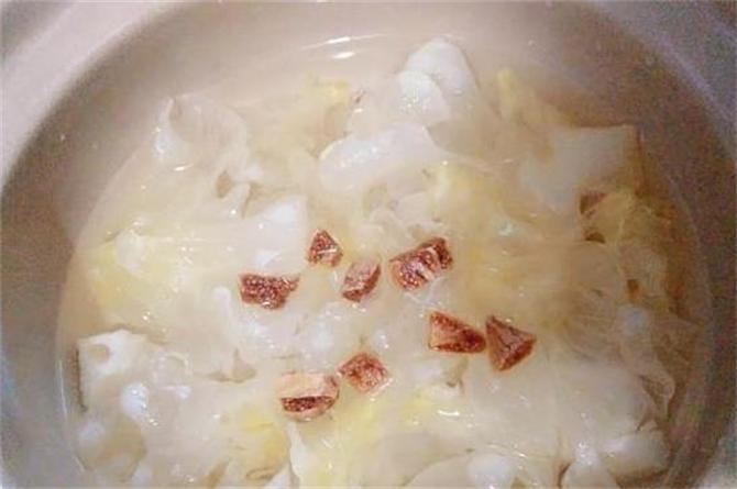 怎样把银耳煮得又稠又粘,怎样将银耳煮得软糯粘稠