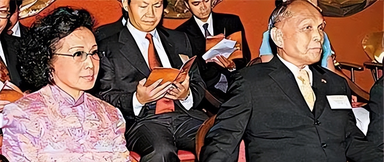 霍英东:从水上人到红顶巨贾的传奇一生